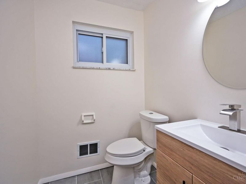 9133 Fontainebleau Terrace, Cincinnati, OH 45231 Photo 23