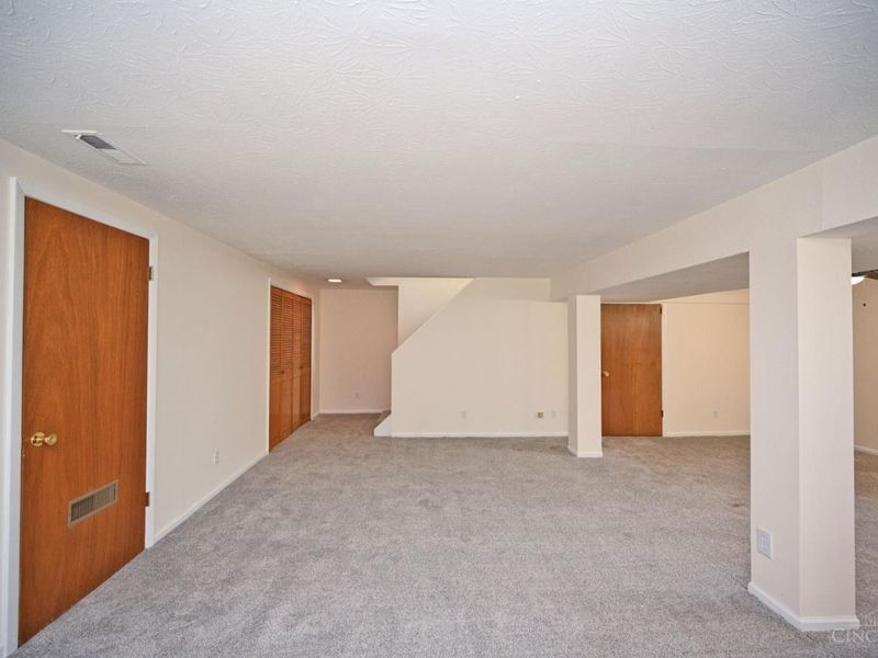 9133 Fontainebleau Terrace, Cincinnati, OH 45231 Photo 40