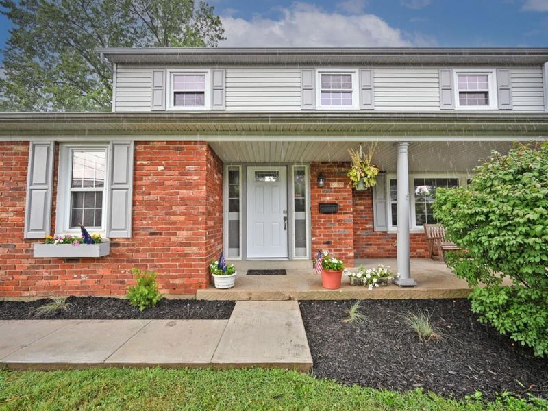 9133 Fontainebleau Terrace, Cincinnati, OH 45231 Photo 5