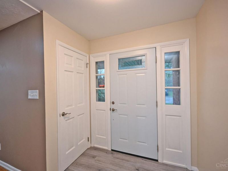 9133 Fontainebleau Terrace, Cincinnati, OH 45231 Photo 8