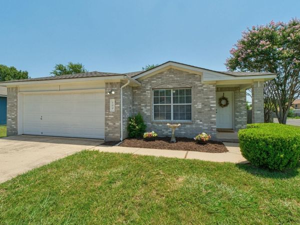100 Bennett CV , Hutto, TX 78634