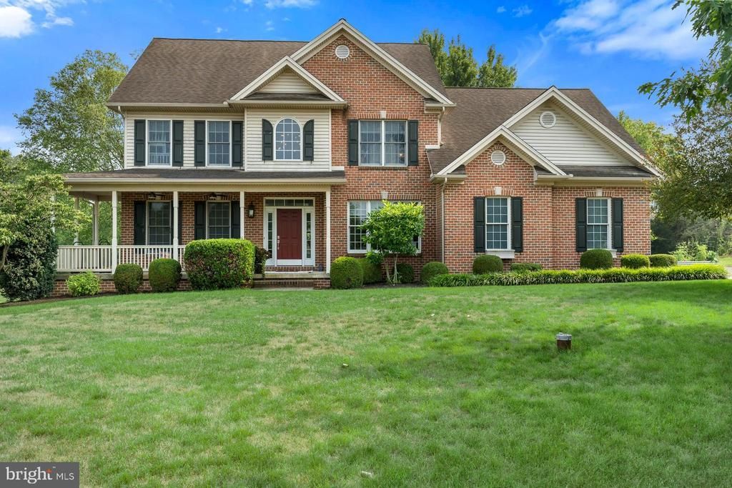 111 CRABAPPLE COURT , HUMMELSTOWN, PA 17036