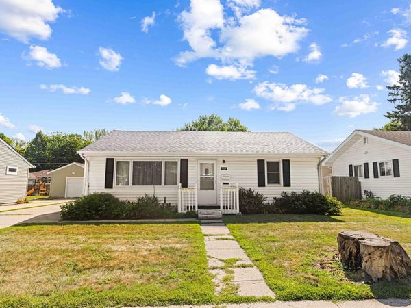 1624 4th Street S, Moorhead, MN 56560