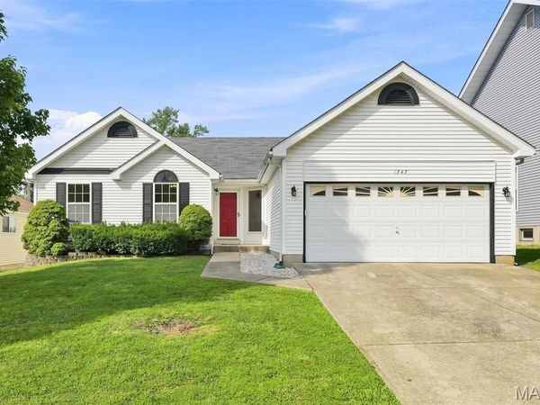 1747 Coachway Lane, Hazelwood, MO 63042