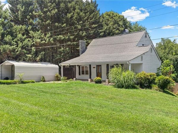 244 Glass Road , Mount Airy, NC 27030