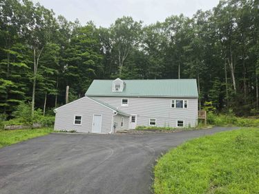4 Little River Road, Lee, NH 03861