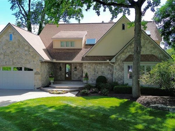 935 Pleasant Street , Birmingham, MI 48009