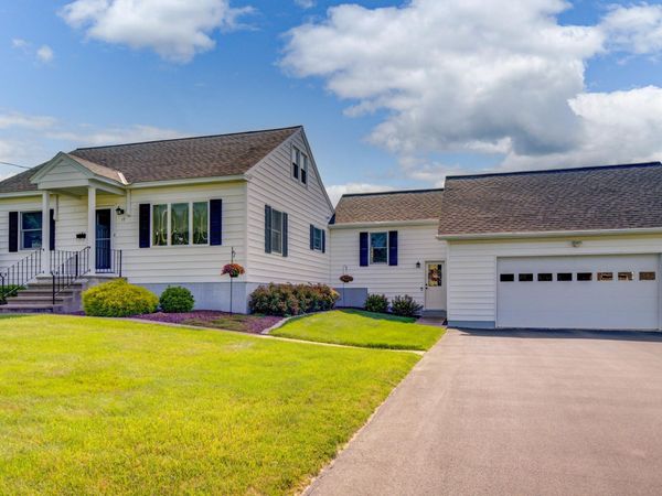 17 Woodrow Road, Amsterdam, NY 12010