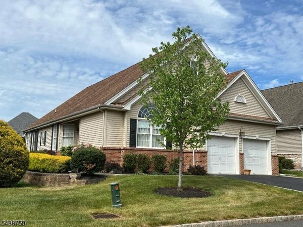 4 Abrams Ct, Franklin, NJ 08873