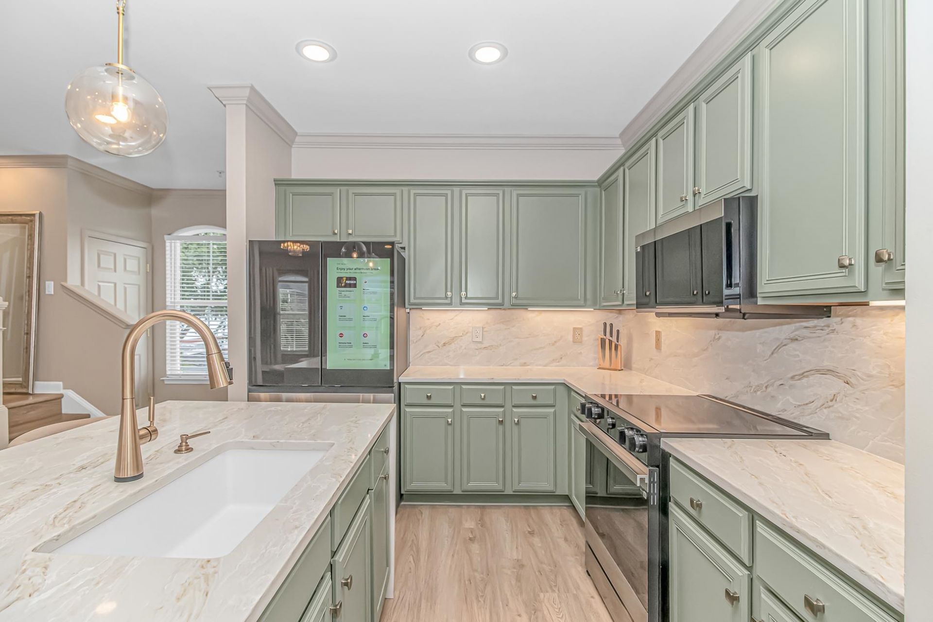 2798 Howard Ave. Photo 11