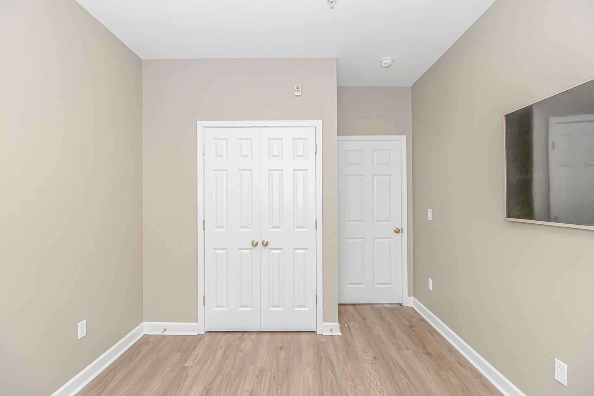 2798 Howard Ave. Photo 17