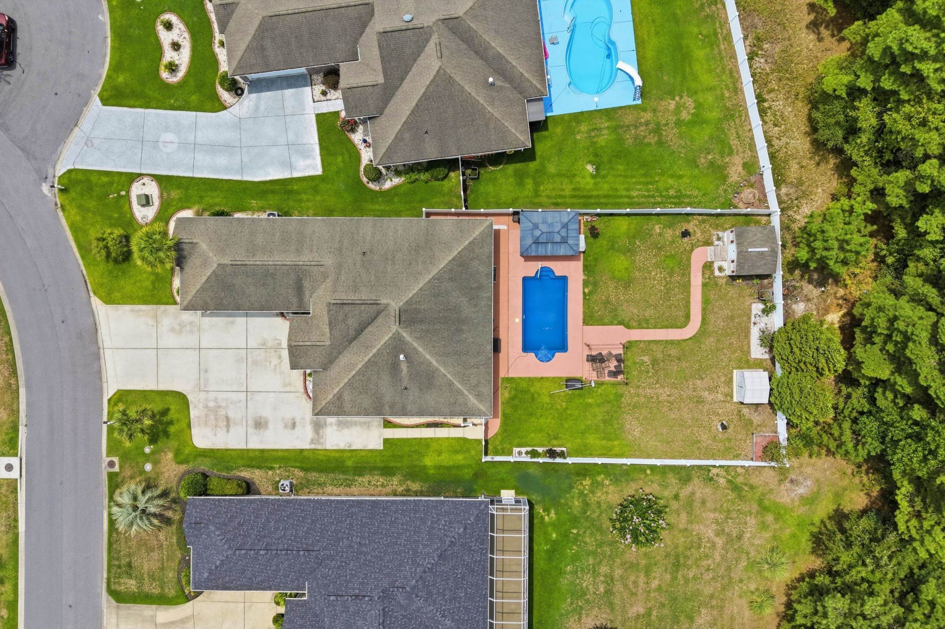 855 Wintercreeper Dr.  Photo 49