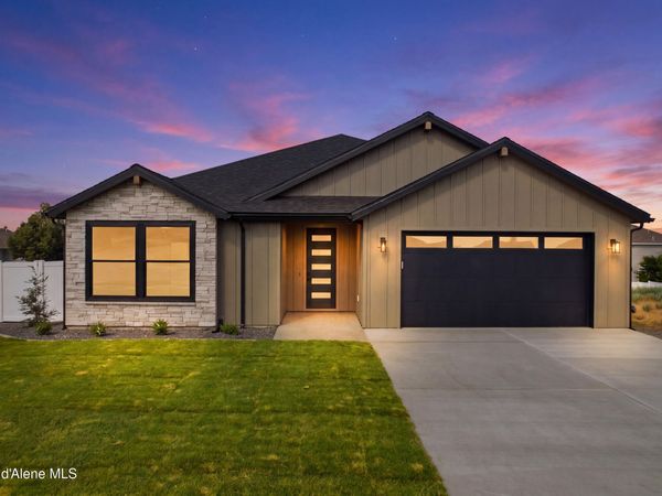 3223 N Van Winkle ST , Post Falls, ID 83854