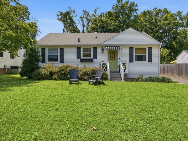5625 Meadowcrest Ln , Nashville, TN 37209