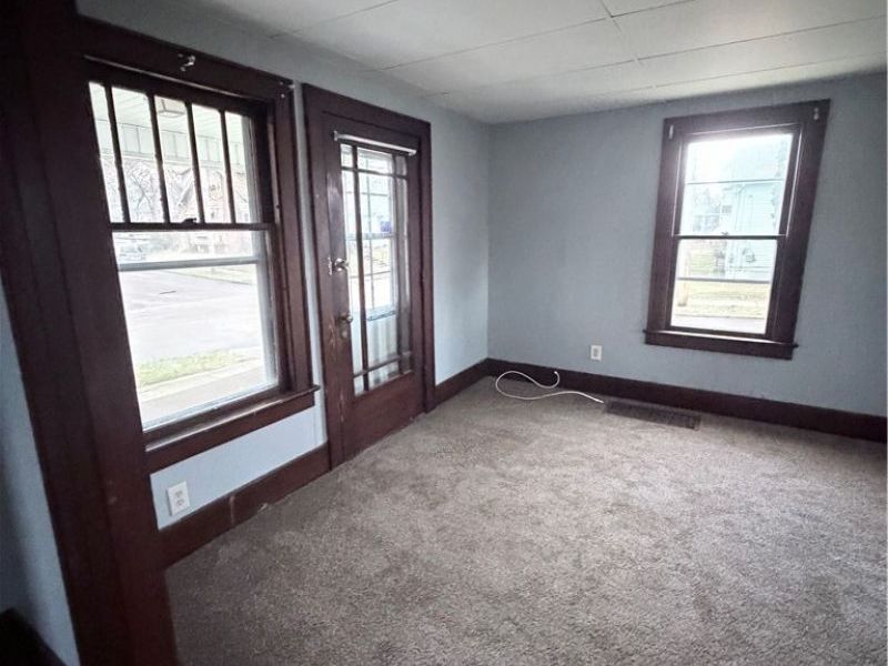 999 Avon Street, Akron, OH 44310 Photo 3