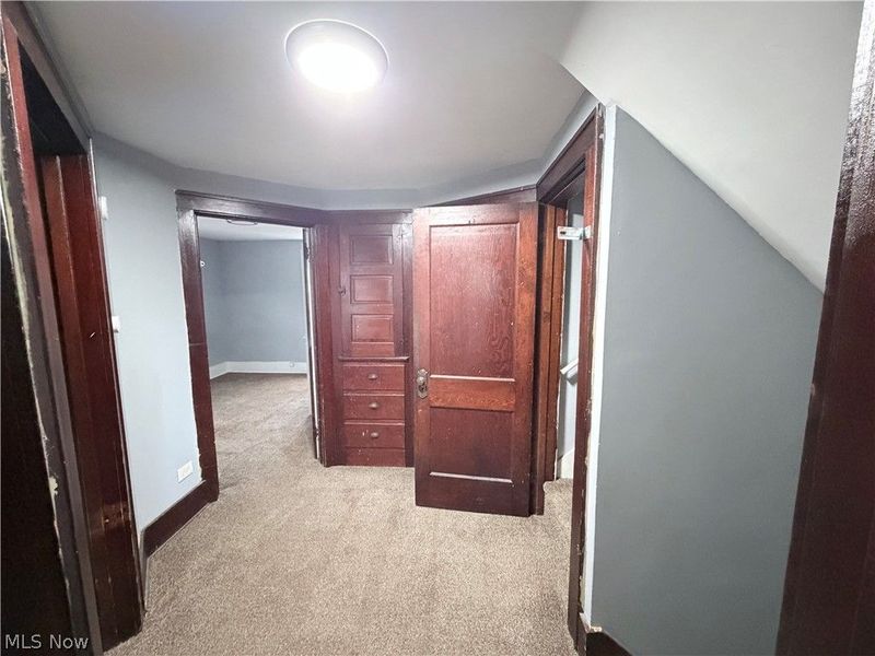 999 Avon Street, Akron, OH 44310 Photo 6