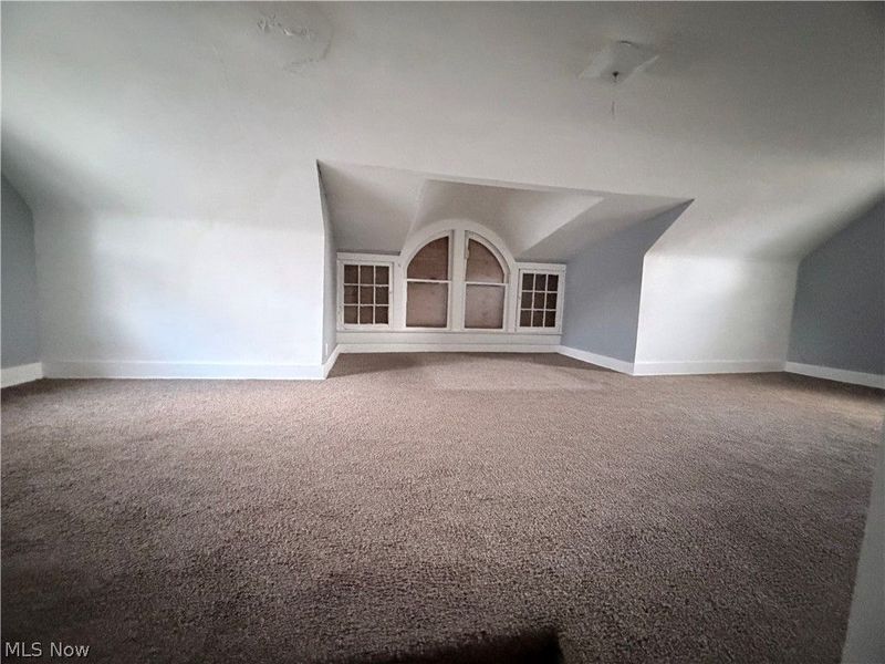 999 Avon Street, Akron, OH 44310 Photo 8