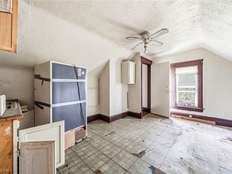 9602 Adams Avenue, Cleveland, OH 44108 Photo 10