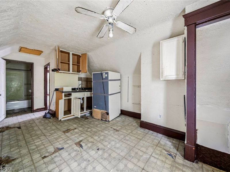 9602 Adams Avenue, Cleveland, OH 44108 Photo 9