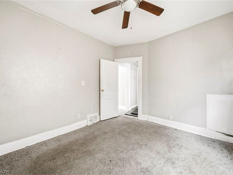 9700 Adams Avenue, Cleveland, OH 44108 Photo 11