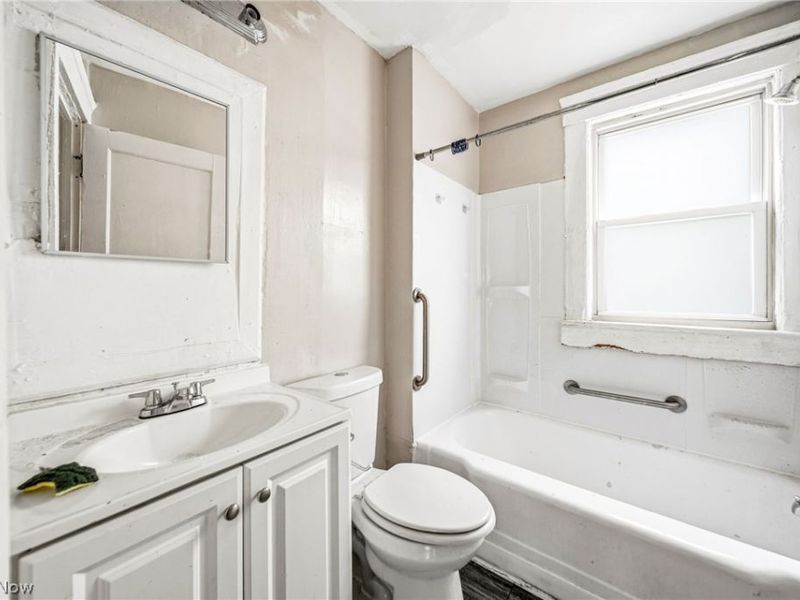 9700 Adams Avenue, Cleveland, OH 44108 Photo 35