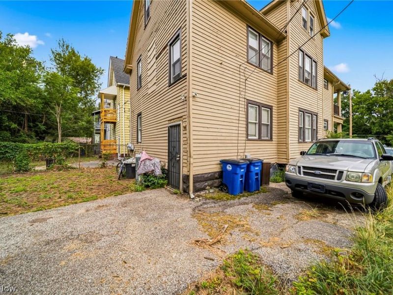 9700 Adams Avenue, Cleveland, OH 44108 Photo 40