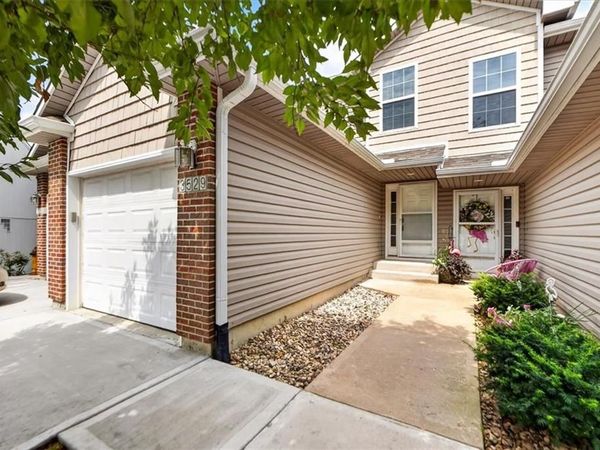 3529 NE Austin Drive, Lee's Summit, MO 64064