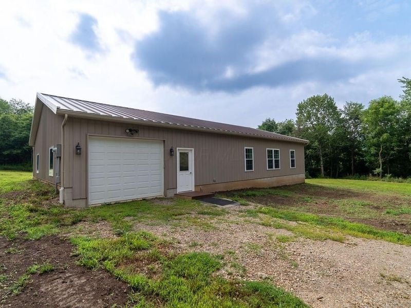 7795 Loches Road NE, Saint Louisville, OH 43071 Photo 25
