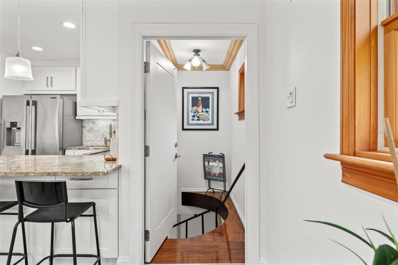 906 W Henry Avenue, Tampa, FL 33604 Photo