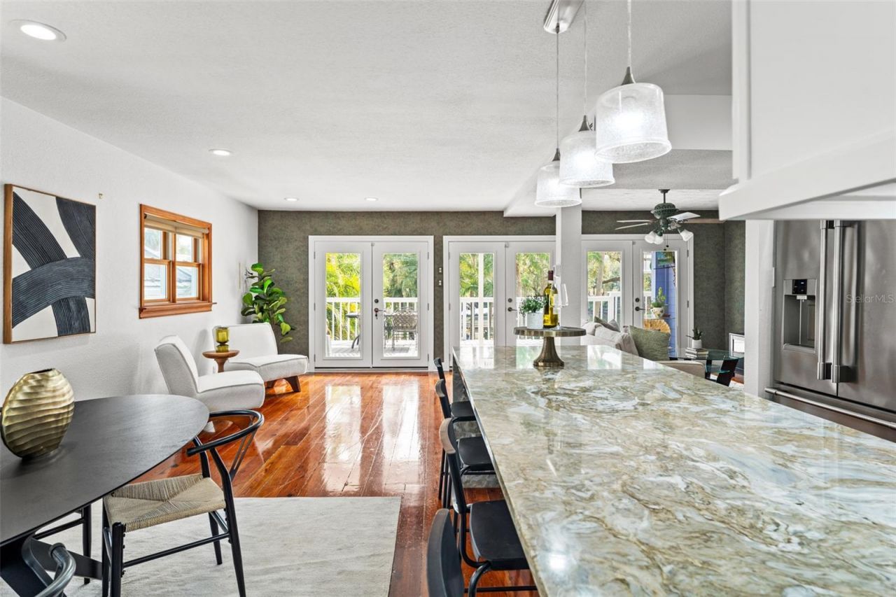 906 W Henry Avenue, Tampa, FL 33604 Photo