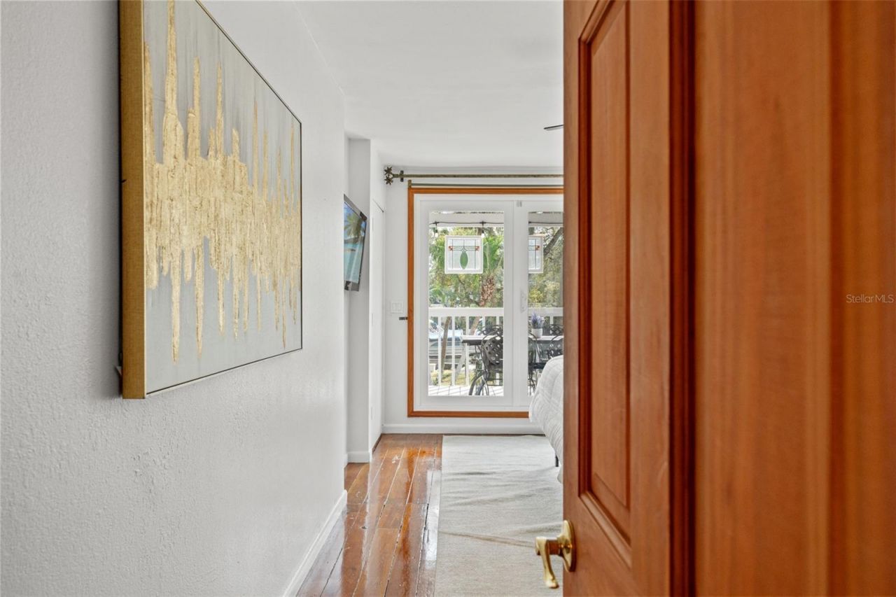 906 W Henry Avenue, Tampa, FL 33604 Photo