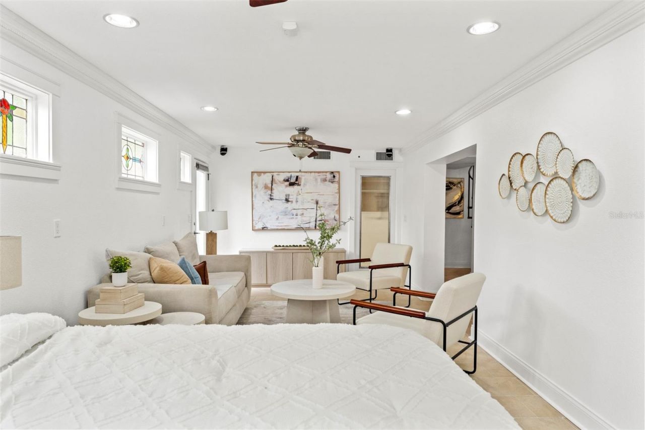 906 W Henry Avenue, Tampa, FL 33604 Photo