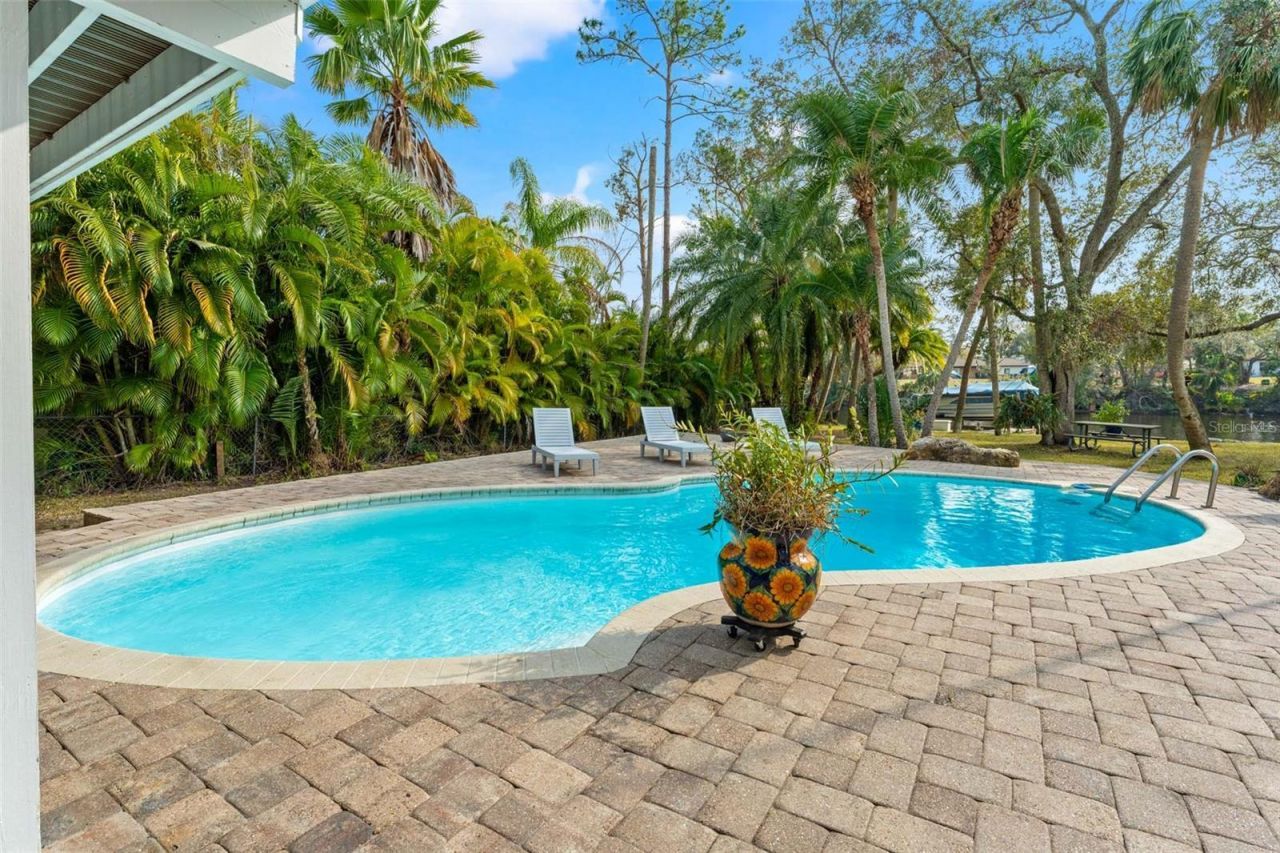 906 W Henry Avenue, Tampa, FL 33604 Photo