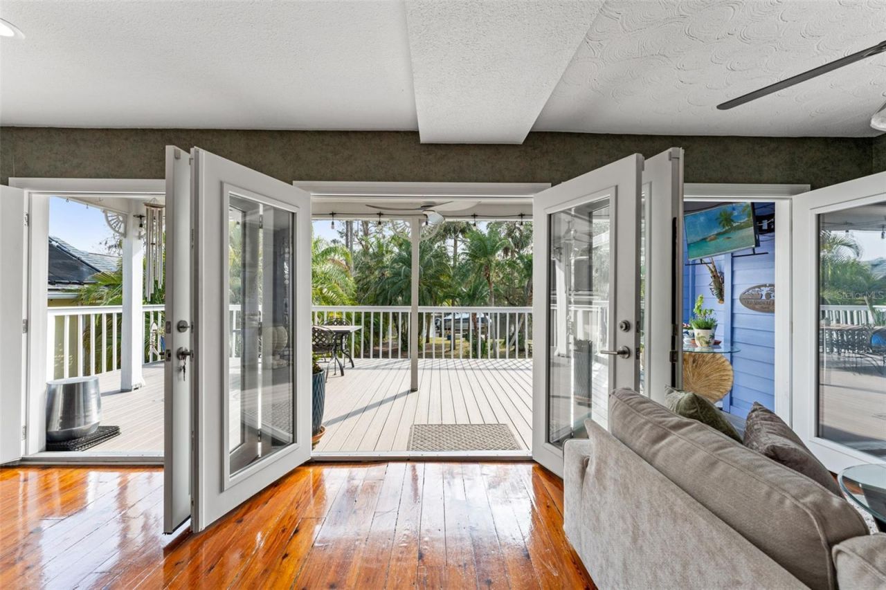 906 W Henry Avenue, Tampa, FL 33604 Photo