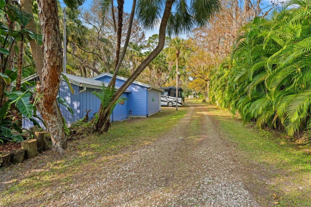 906 W Henry Avenue, Tampa, FL 33604 Photo