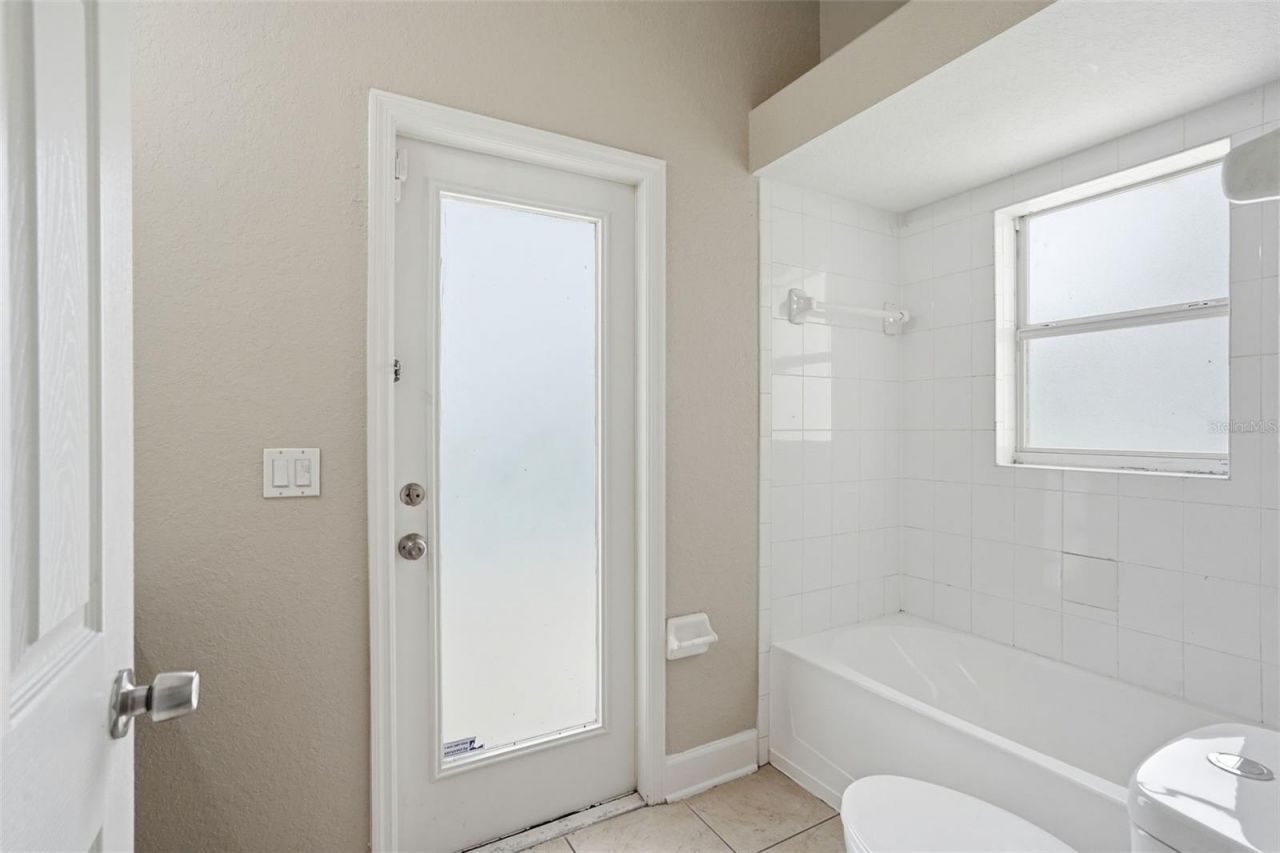 200 Lake Arietta Court, Auburndale, FL 33823 Photo