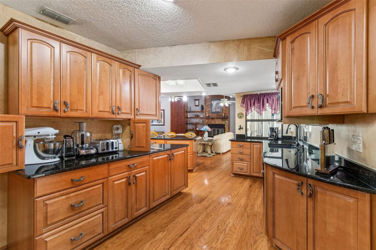 2781 Valencia Lane W, Palm Harbor, FL 34684 Photo