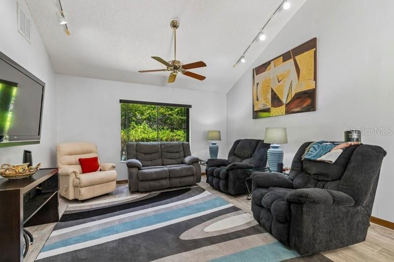 2781 Valencia Lane W, Palm Harbor, FL 34684 Photo
