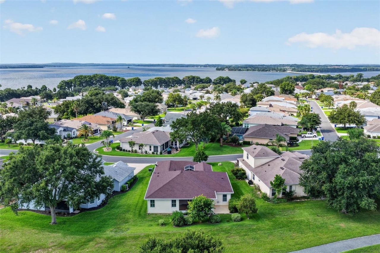 5809 Bounty Circle , Tavares, FL 32778 Photo