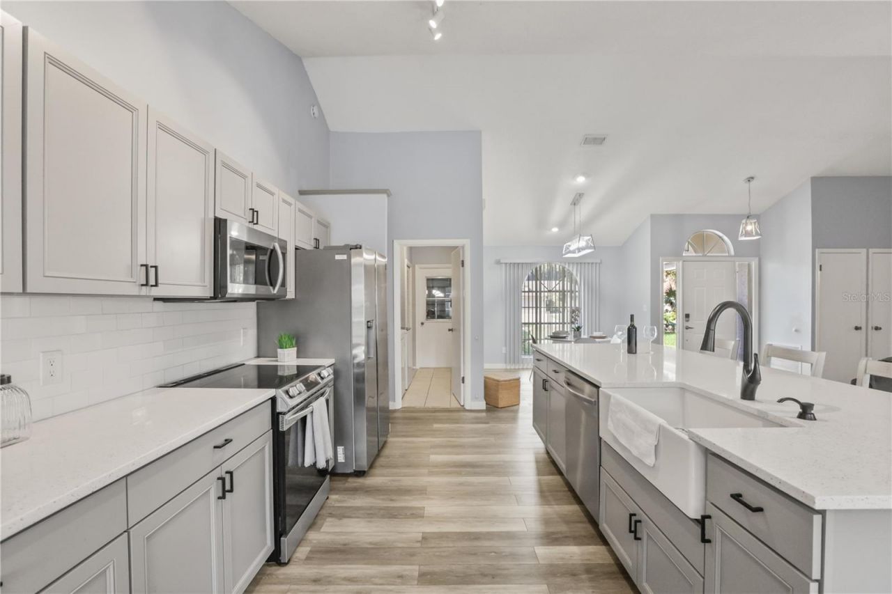 2635 Lake Landing Boulevard, Eustis, FL 32726 Photo