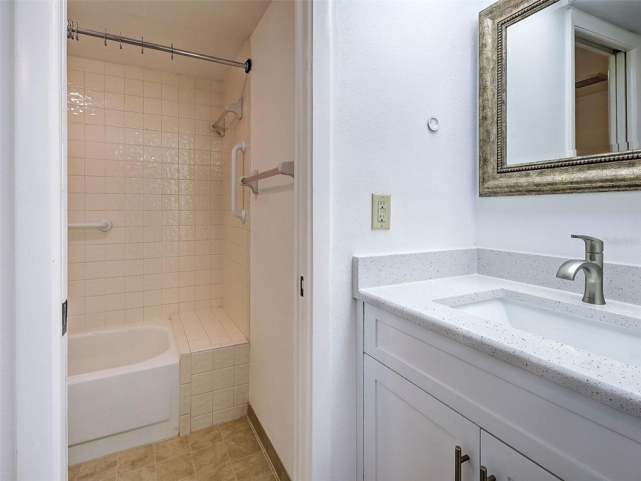 2004 Longpointe Circle , Unit E2, Venice, FL 34293 Photo