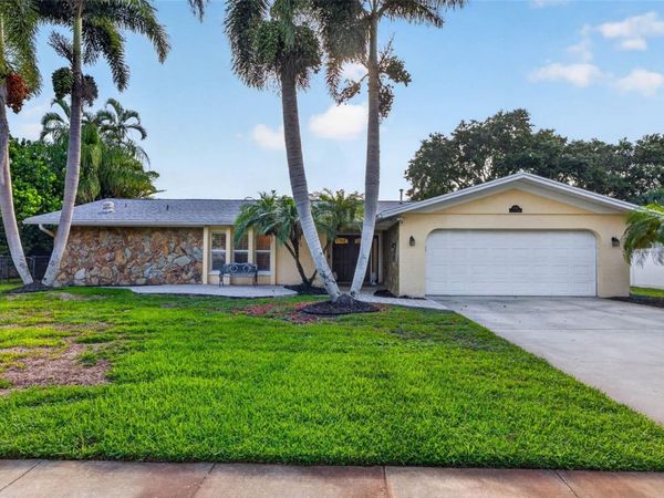 6390 BURNING TREE DRIVE , SEMINOLE, FL 33777