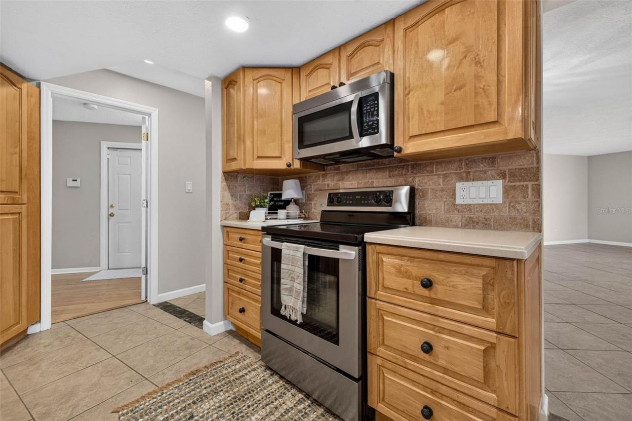 6390 Burning Tree Drive, Seminole, FL 33777 Photo