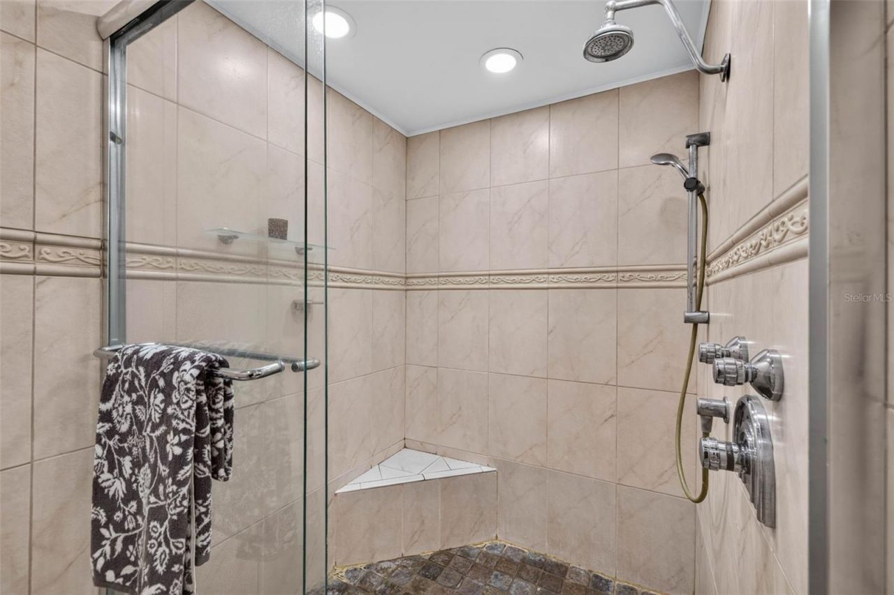 6390 Burning Tree Drive, Seminole, FL 33777 Photo