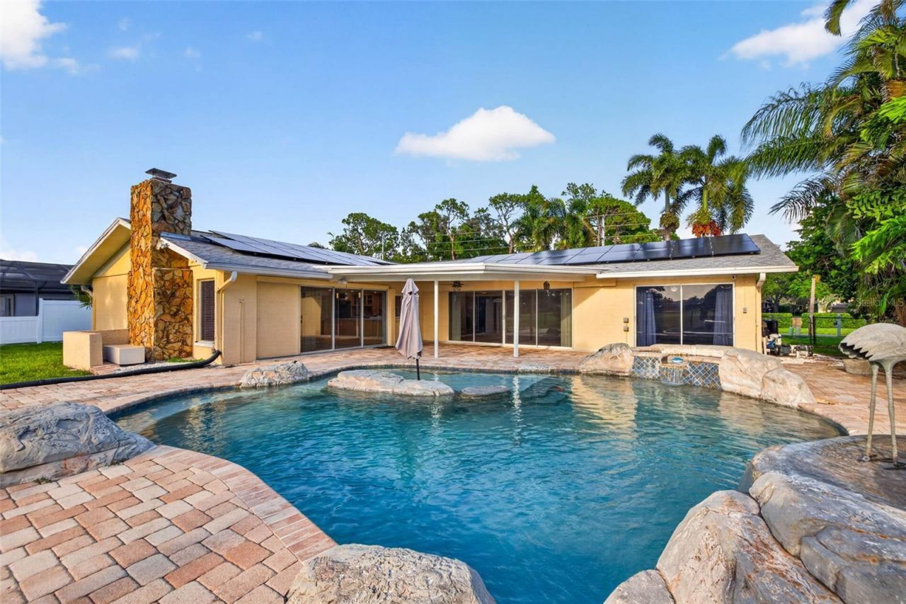 6390 Burning Tree Drive, Seminole, FL 33777 Photo