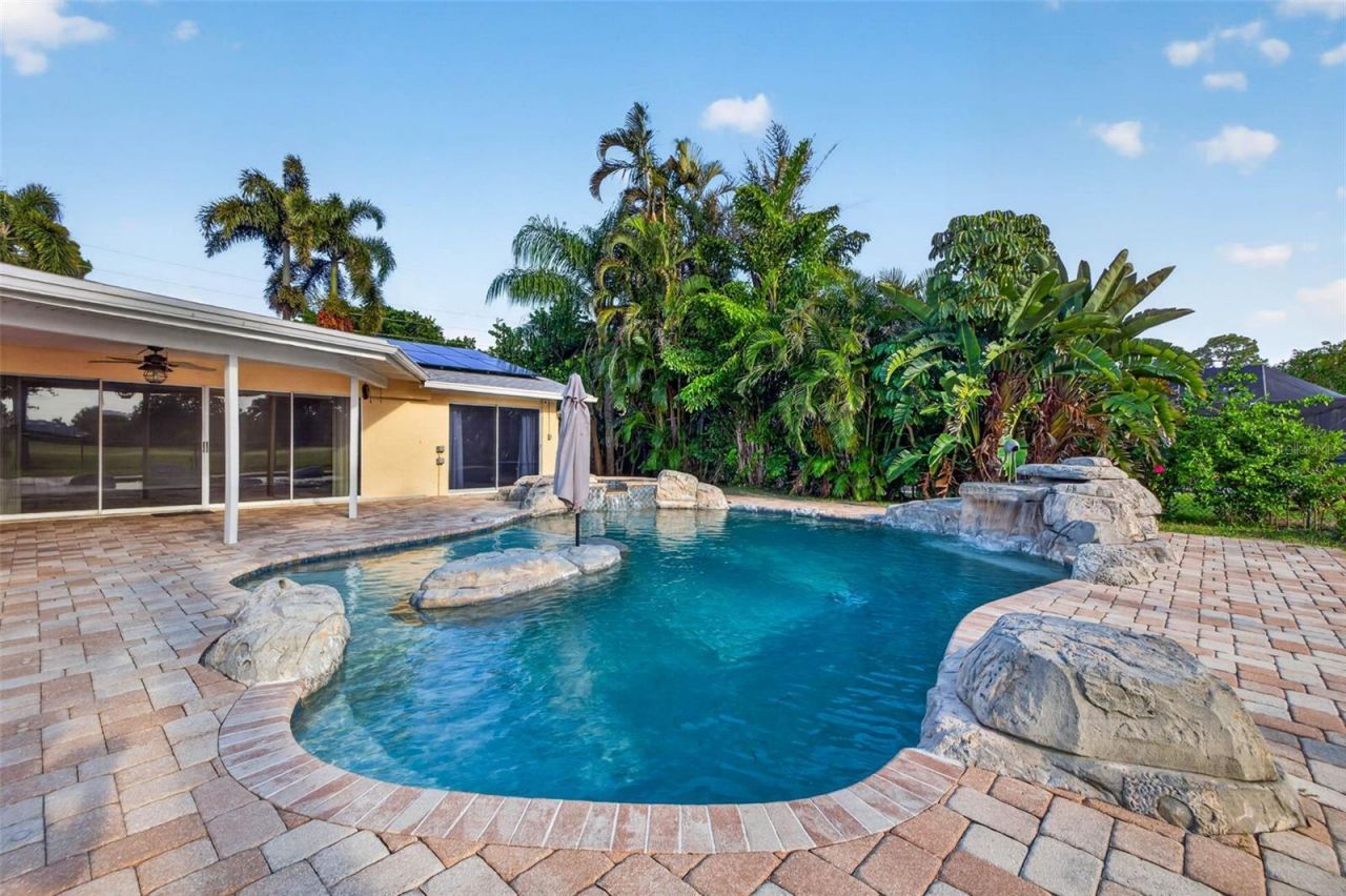 6390 Burning Tree Drive, Seminole, FL 33777 Photo