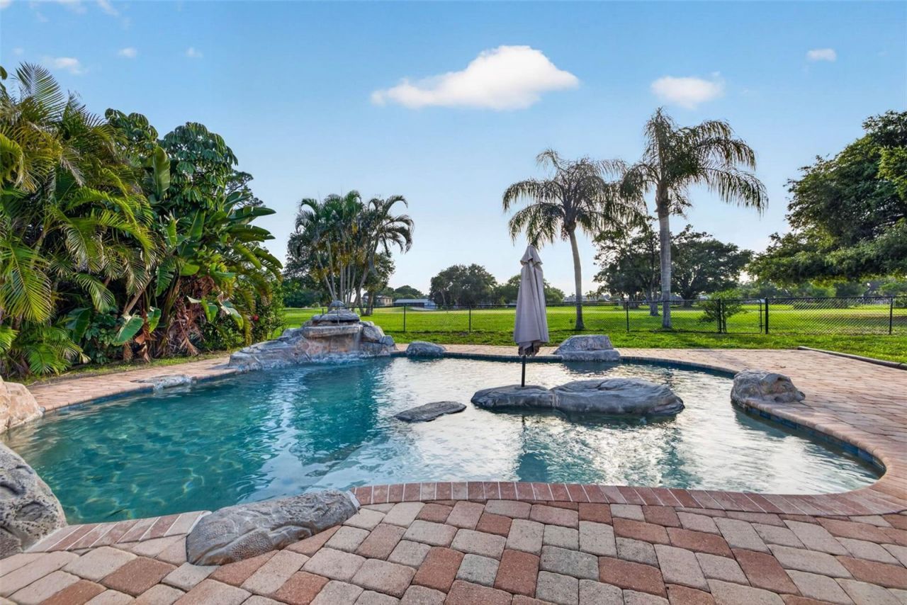 6390 Burning Tree Drive, Seminole, FL 33777 Photo