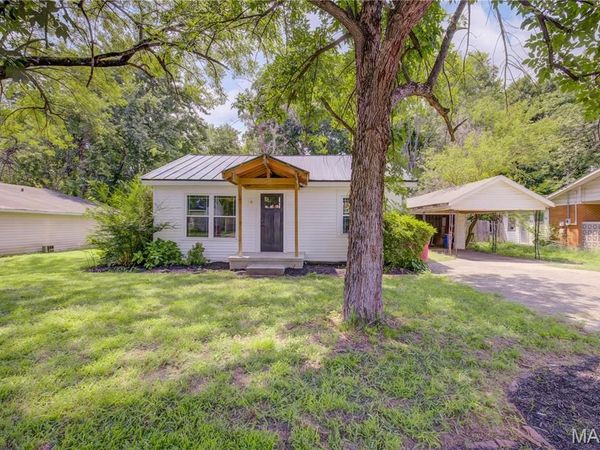 121 Marion Avenue , Sikeston, MO 63801