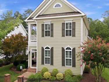 1908 Green Oaks Parkway, Holly Springs, NC 27540