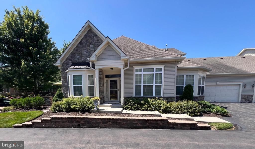 216 WILLOW DRIVE , NEWTOWN, PA 18940